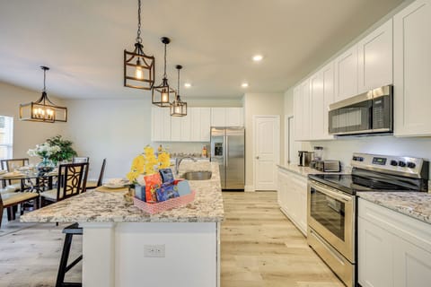 House (4 Bedrooms) | Interior