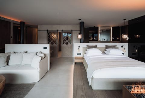 Premium Suite, Private Pool, Valley View | Premium bedding, minibar, in-room safe, individually decorated