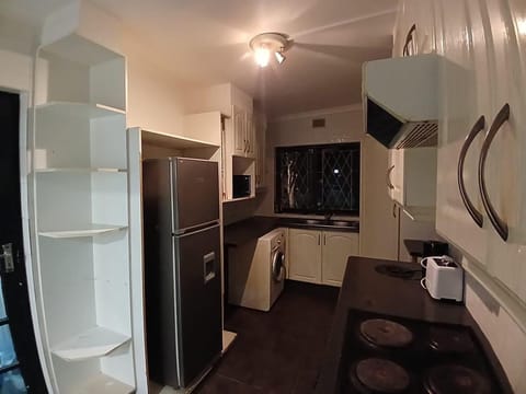 House | Private kitchen | Fridge, microwave, oven, stovetop