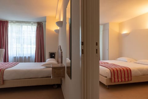 Standard Family Suite | In-room safe, desk, iron/ironing board, free WiFi