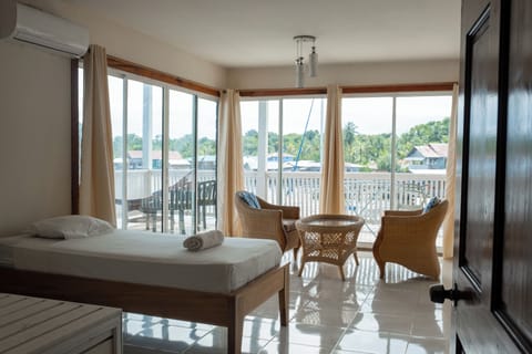 Luxury Suite, Sea View | Free WiFi