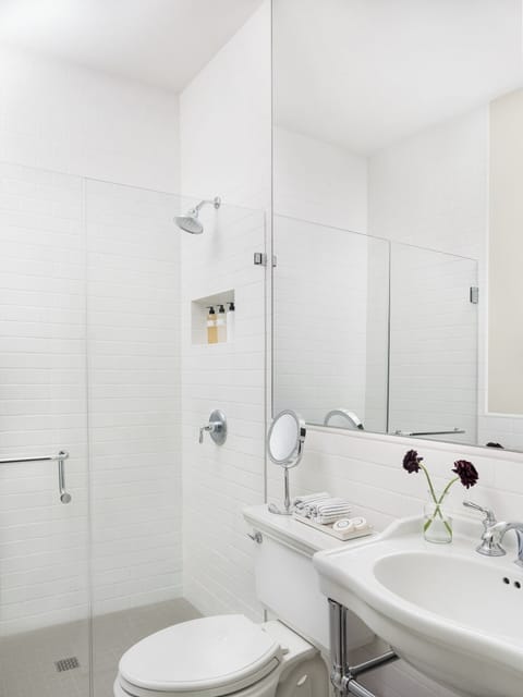 Premier Penthouse, Garden View | Bathroom | Hair dryer, bathrobes, slippers, soap