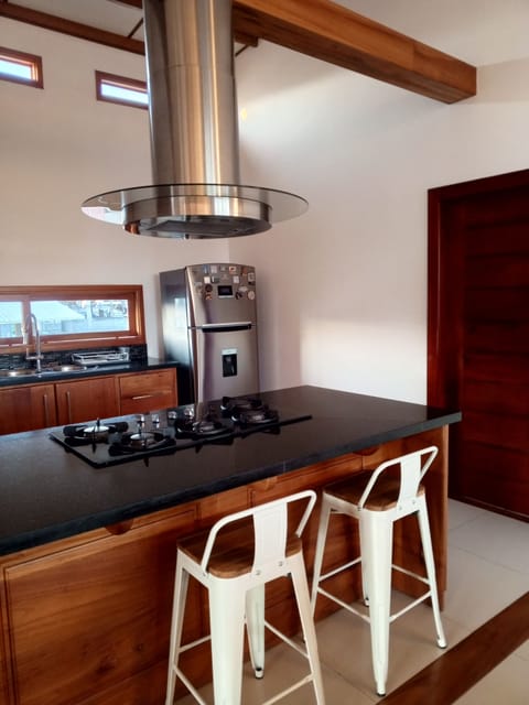 Deluxe Apartment, Balcony, City View | Private kitchen | Fridge, microwave, oven, stovetop