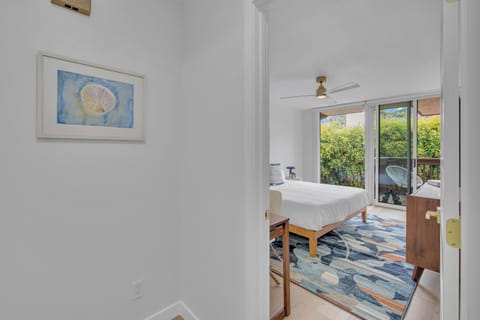 Hallway leading from the guest bedroom to the hallway bathroom