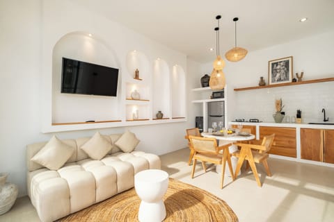 Deluxe Villa, Pool View | Living area | Netflix, streaming services