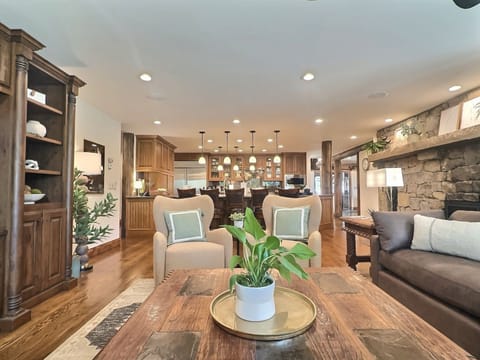 Open Concept - The open format of the living room into the kitchen provides the perfect setting for the entire group to congregate, eat, laugh and socialize.