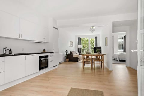 Fully equipped kitchen with all amenities you need to show off your cooking skills