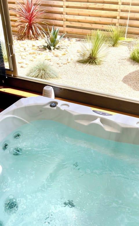 Indoor spa tub