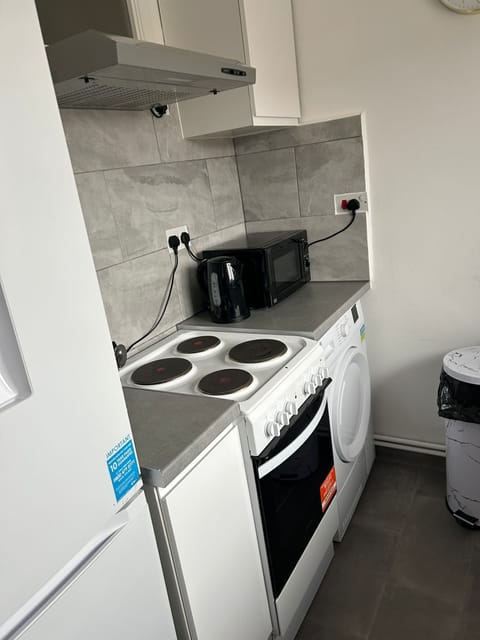 Apartment | Private kitchen | Fridge, microwave, oven, stovetop