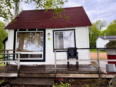 Basic Cottage, Beach View | Terrace/patio