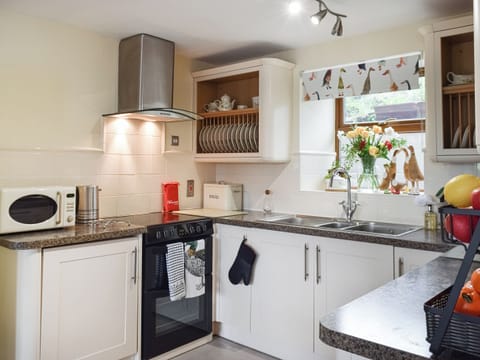 Kitchen | Shelduck Cottage, Holmfirth