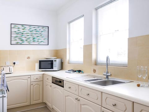 Kitchen | Honeysuckle Cottage, Padstow