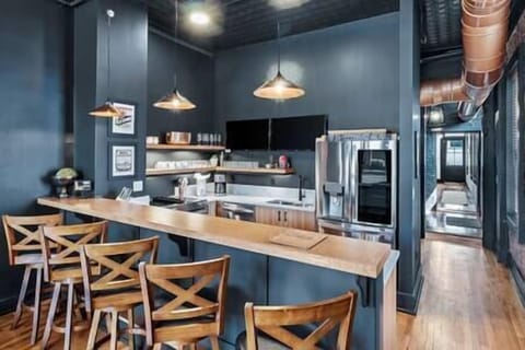 A366b5c8 3d76 4e6f 8172 2ce0906a4051