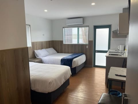 Standard Twin Room, Balcony, Courtyard View | Desk, soundproofing, free WiFi