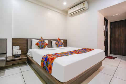 Deluxe Room | Egyptian cotton sheets, premium bedding, in-room safe, free WiFi