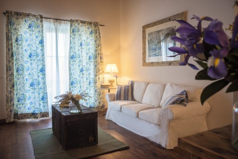 Signature Double or Twin Room | Desk, free WiFi