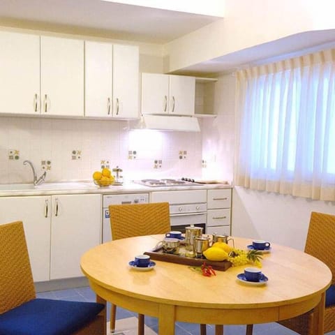 Apartment, Annex Building at 600 mt (3 people) | In-room dining