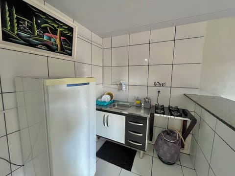 Basic Apartment | Private kitchen | Fridge, cookware/dishes/utensils