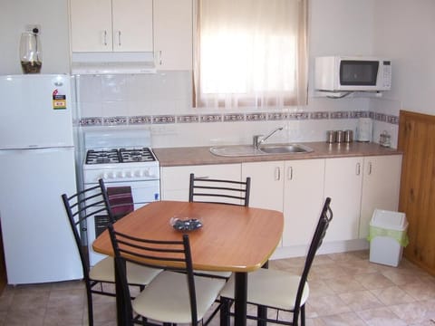 Deluxe Cabin, Balcony | Private kitchen | Fridge, microwave, oven, toaster