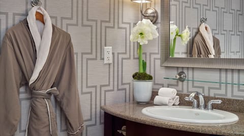 Standard Room | Bathroom | Shower, designer toiletries, hair dryer, bathrobes