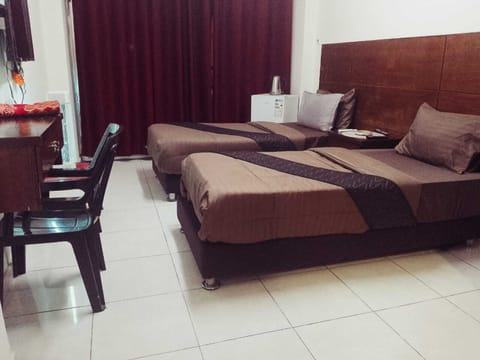 Economy Twin Room | Free WiFi, bed sheets