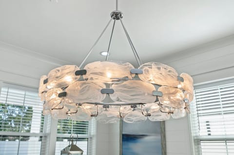 Not a plain-Jane rental. Seaspray features designer upgrades throughout.