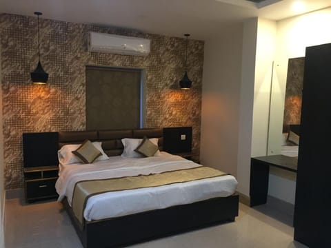 Premium Double Room, Multiple Beds, City View | Soundproofing, free WiFi, bed sheets