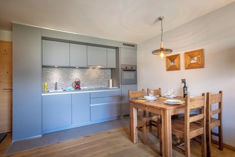 Standard Apartment, 1 Bedroom | Private kitchen