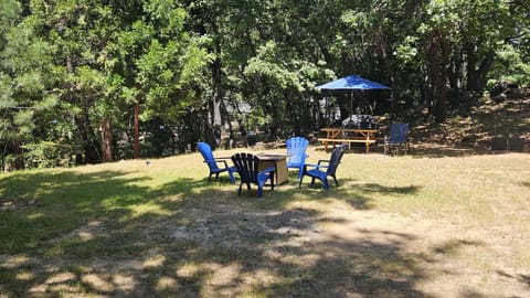 Your private backyard with bbq grill