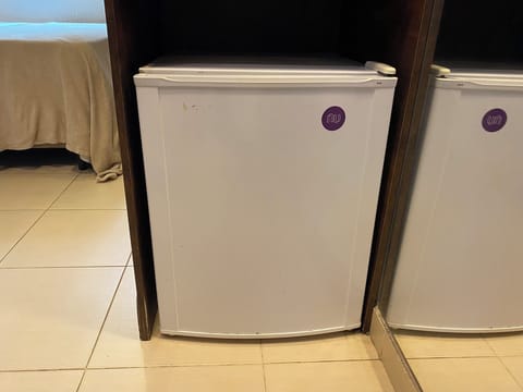 Basic Apartment | Mini-refrigerator