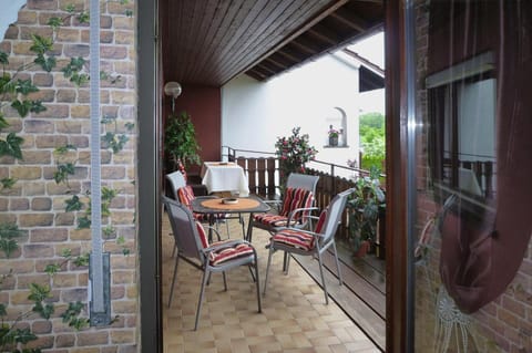 Apartment | Outdoor dining