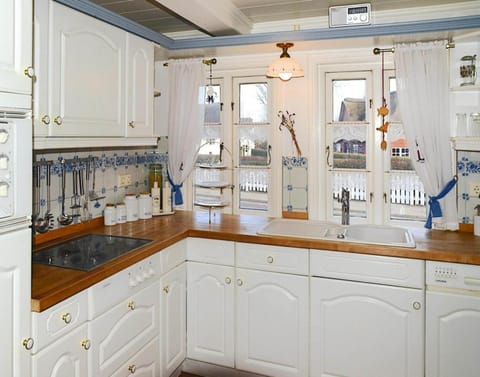 House | Private kitchen | Highchair