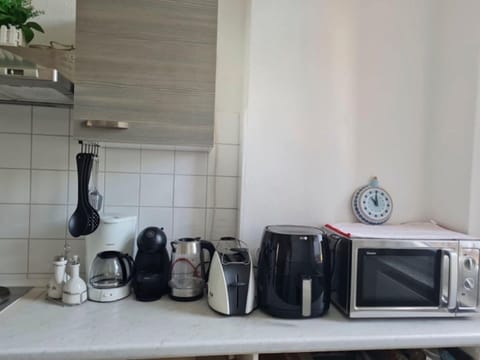 Apartment | Private kitchen | Electric kettle, toaster