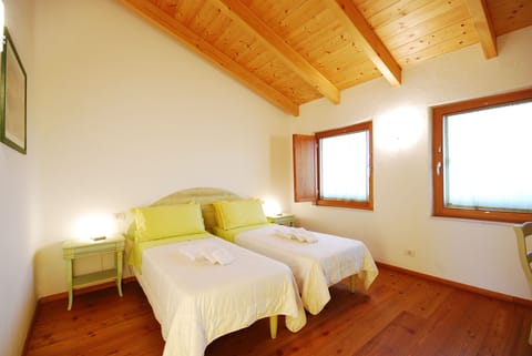 Double or Twin Room | Desk, free WiFi, bed sheets