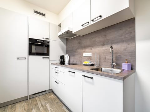 Apartment | Private kitchen | Electric kettle