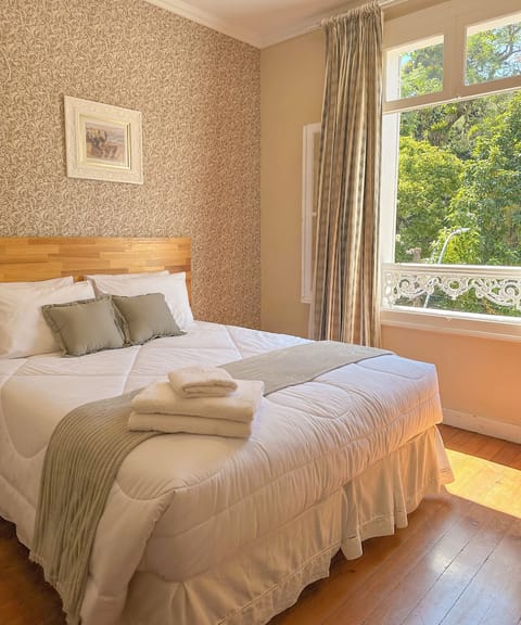 Iron/ironing board, free WiFi