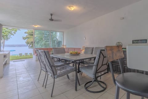 Family Villa, Multiple Beds, Private Pool, Lake View | Dining room