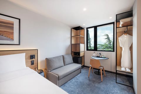 Superior Double Room | In-room safe, soundproofing, free wired internet, bed sheets