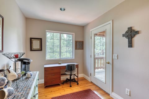 Master Bedroom loft area