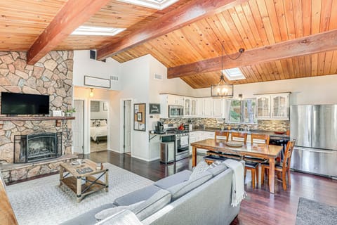 House (4 Bedrooms) | Front of property