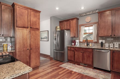 SG 206 Juniper main kitchen