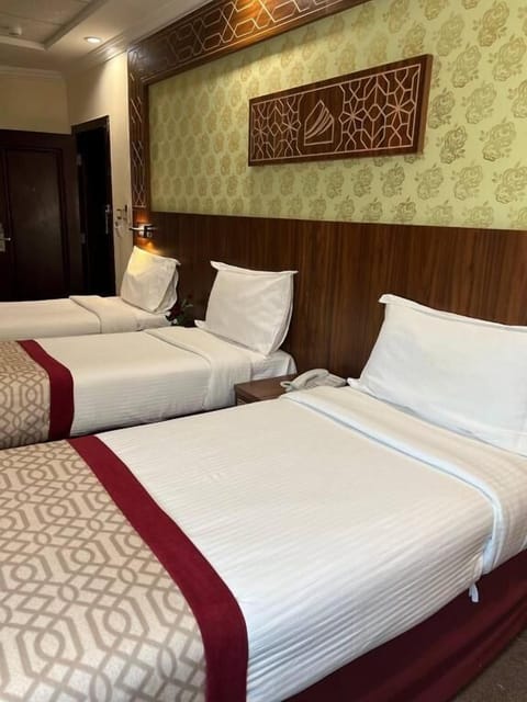 Triple Room | In-room safe, free WiFi, bed sheets