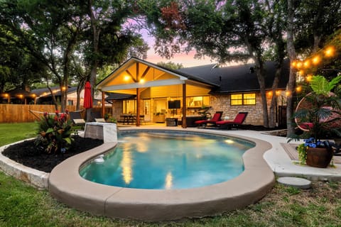 There are plenty of lights outside so you can still enjoy the backyard even at night.