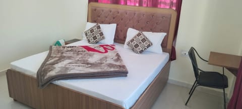 Superior Double Room | Soundproofing, free WiFi, bed sheets