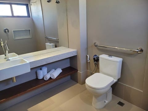 Deluxe Single Room | Bathroom