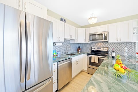 Condo, 1 Bedroom, Mountain View (0146) | Private kitchen | Mixer