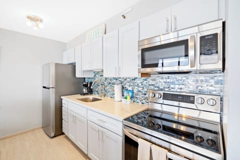 Condo, 1 Bedroom, Ocean View (0087) | Private kitchen