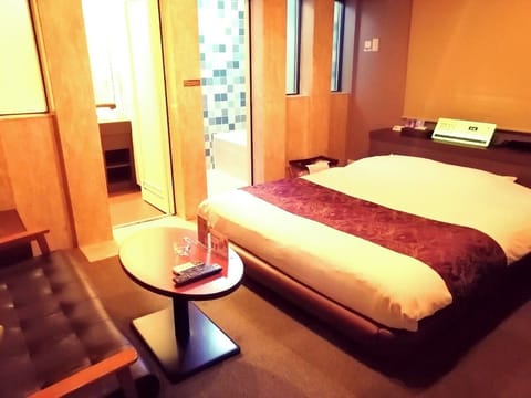 Basic Double Room | Free WiFi, bed sheets