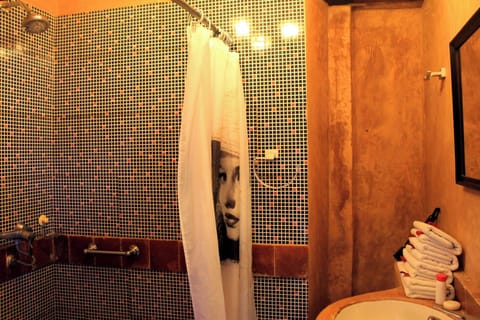 Superior Double Room, Balcony | Bathroom | Shower, hair dryer, towels, soap