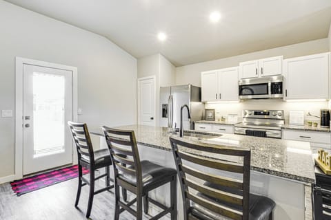 House (3 Bedrooms) | Interior